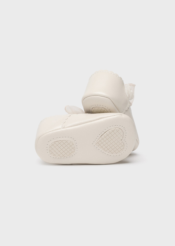 Παπούτσια φιόγκος νεογέννητο 9742 Beige  Mayoral