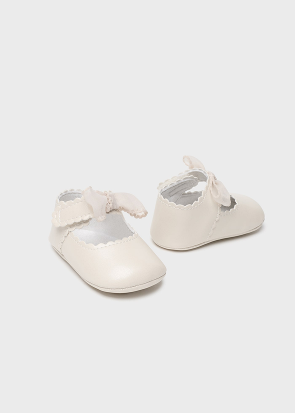 Παπούτσια φιόγκος νεογέννητο 9742 Beige  Mayoral